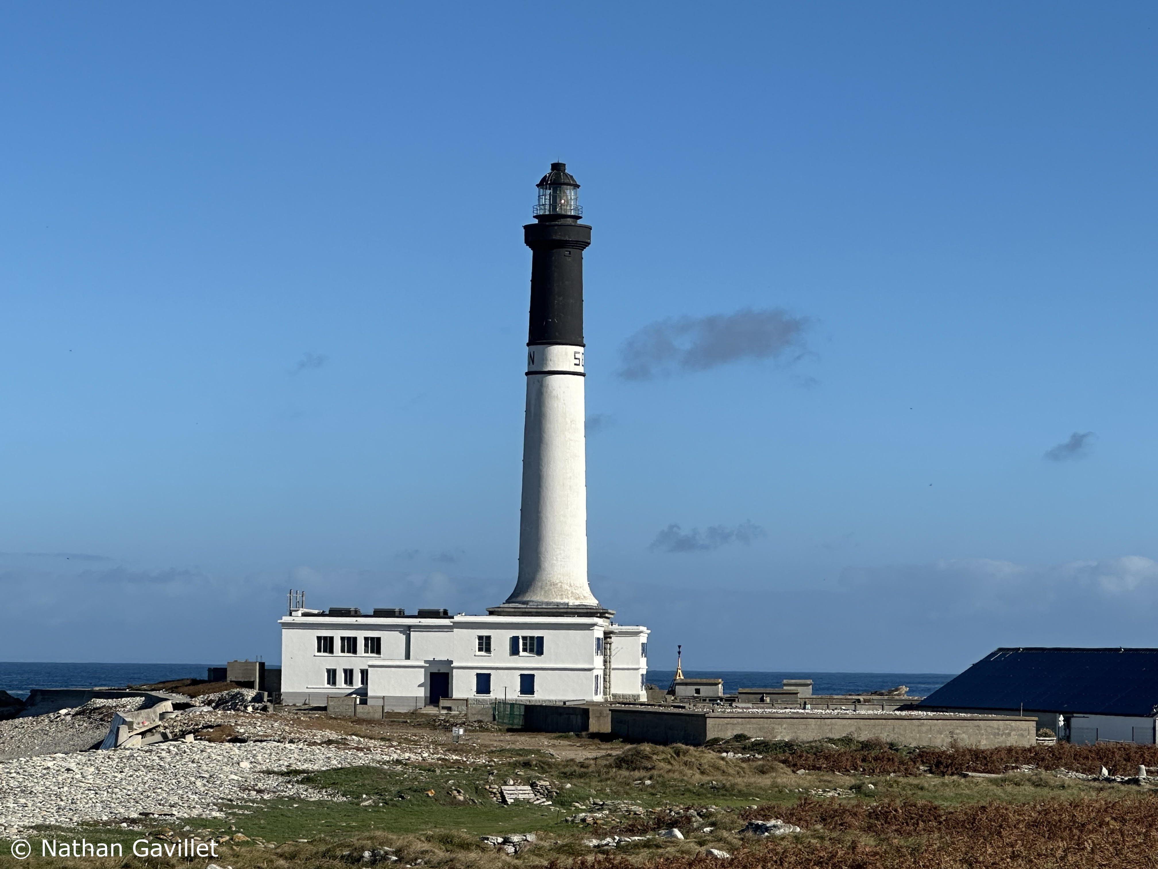 Phare de Sein sur l'Île de Sein en octobre 2025